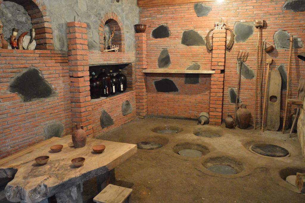 Nona Guest House Shilda 外观 照片